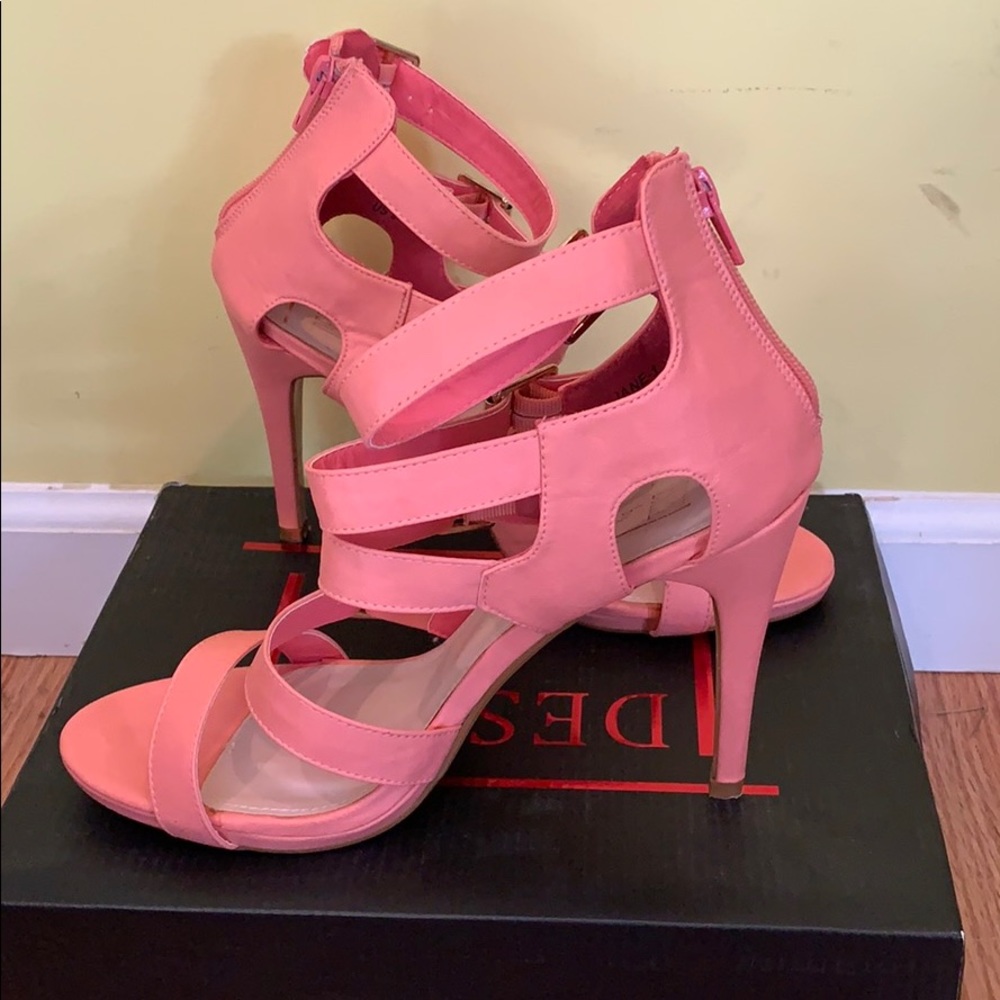 Heels - Picture 2 of 4
